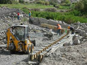 MOP reconstruye Canales de Regadío en quebrada de Camiña