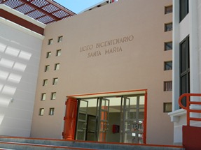 Alumnos de la Santa María inician clases en otras dependencias a la espera de la Escuela