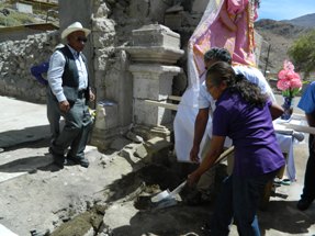 Colocan Primera Piedra de la Iglesia de Sibaya