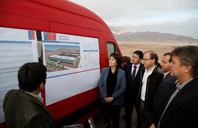 Ministro Undurraga confirmó inicio de proceso para construir un nuevo hospital en Alto Hospicio